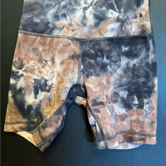 lululemon Align™ High-Rise Short - Picture 8 of 9